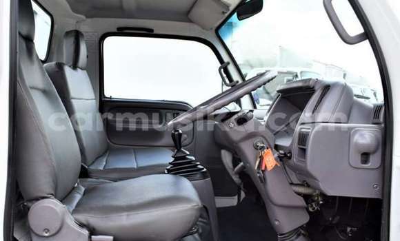 Acheter Occasion Voiture Nissan Urvan Blanc à Beitbridge, Matabeleland South Acheter Occasion Voiture Nissan Urvan Blanc à Beitbridge, Matabeleland South