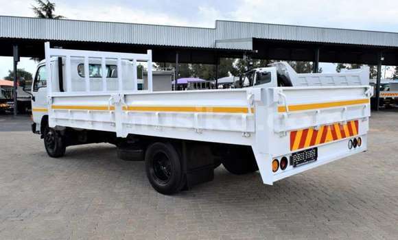 Acheter Occasion Voiture Nissan Urvan Blanc à Beitbridge, Matabeleland South Acheter Occasion Voiture Nissan Urvan Blanc à Beitbridge, Matabeleland South