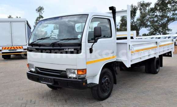 Acheter Occasion Voiture Nissan Urvan Blanc à Beitbridge, Matabeleland South Acheter Occasion Voiture Nissan Urvan Blanc à Beitbridge, Matabeleland South
