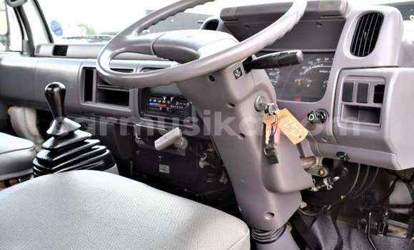 Acheter Occasion Voiture Nissan Urvan Blanc à Beitbridge, Matabeleland South Acheter Occasion Voiture Nissan Urvan Blanc à Beitbridge, Matabeleland South