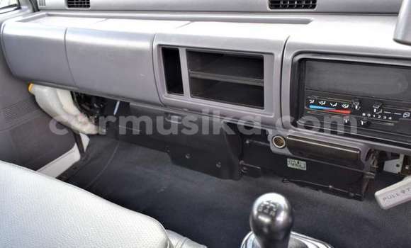 Acheter Occasion Voiture Nissan Urvan Blanc à Beitbridge, Matabeleland South Acheter Occasion Voiture Nissan Urvan Blanc à Beitbridge, Matabeleland South