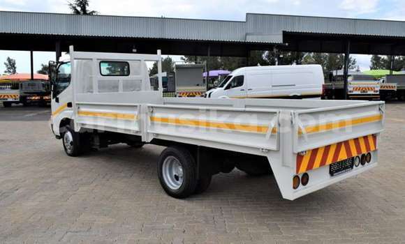 Tenga Tsaru Toyota Dyna Chena Mota in Beitbridge in Matabeleland South Tenga Tsaru Toyota Dyna Chena Mota in Beitbridge in Matabeleland South