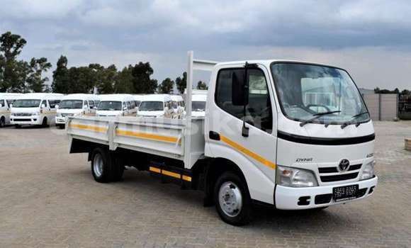 Tenga Tsaru Toyota Dyna Chena Mota in Beitbridge in Matabeleland South Tenga Tsaru Toyota Dyna Chena Mota in Beitbridge in Matabeleland South