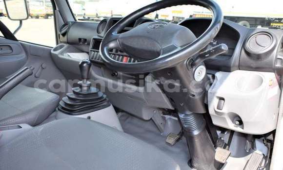 Tenga Tsaru Toyota Dyna Chena Mota in Beitbridge in Matabeleland South Tenga Tsaru Toyota Dyna Chena Mota in Beitbridge in Matabeleland South