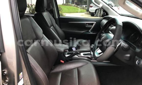 Acheter Occasion Voiture Toyota Fortuner Beige à Beitbridge, Matabeleland South Acheter Occasion Voiture Toyota Fortuner Beige à Beitbridge, Matabeleland South