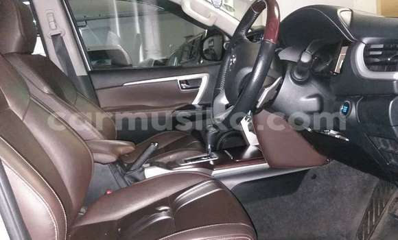 Acheter Occasion Voiture Toyota Fortuner Gris à Beitbridge, Matabeleland South Acheter Occasion Voiture Toyota Fortuner Gris à Beitbridge, Matabeleland South