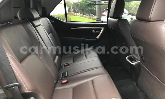 Acheter Occasion Voiture Toyota Fortuner Beige à Beitbridge, Matabeleland South Acheter Occasion Voiture Toyota Fortuner Beige à Beitbridge, Matabeleland South