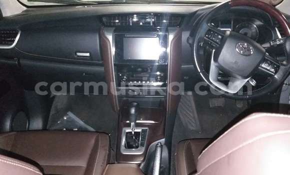 Acheter Occasion Voiture Toyota Fortuner Gris à Beitbridge, Matabeleland South Acheter Occasion Voiture Toyota Fortuner Gris à Beitbridge, Matabeleland South