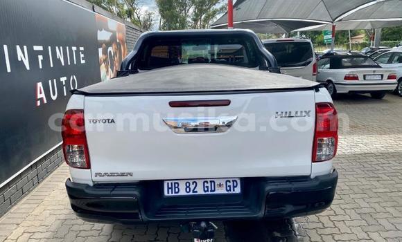 Tenga Tsaru Toyota Hilux Chena Mota in Beitbridge in Matabeleland South Tenga Tsaru Toyota Hilux Chena Mota in Beitbridge in Matabeleland South
