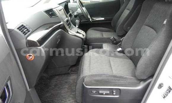 Tenga Tsaru Toyota Alphard Chena Mota in Beitbridge in Matabeleland South Tenga Tsaru Toyota Alphard Chena Mota in Beitbridge in Matabeleland South