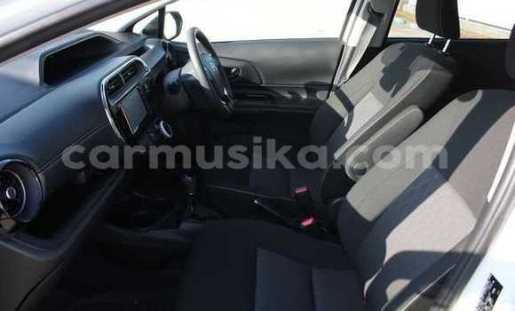 Acheter Occasion Voiture Toyota Aqua Blanc à Beitbridge, Matabeleland South Acheter Occasion Voiture Toyota Aqua Blanc à Beitbridge, Matabeleland South