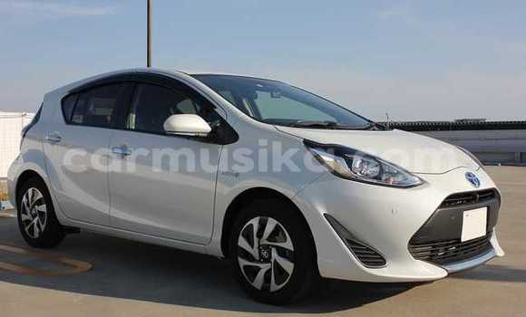 Acheter Occasion Voiture Toyota Aqua Blanc à Beitbridge, Matabeleland South Acheter Occasion Voiture Toyota Aqua Blanc à Beitbridge, Matabeleland South