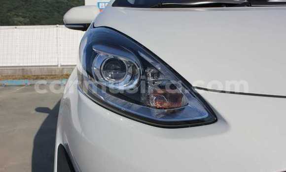 Acheter Occasion Voiture Toyota Aqua Blanc à Beitbridge, Matabeleland South Acheter Occasion Voiture Toyota Aqua Blanc à Beitbridge, Matabeleland South