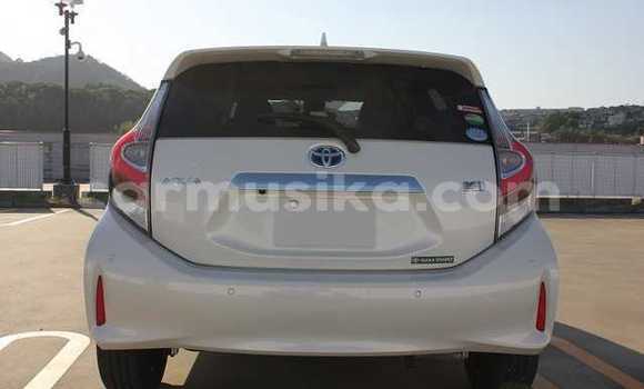 Acheter Occasion Voiture Toyota Aqua Blanc à Beitbridge, Matabeleland South Acheter Occasion Voiture Toyota Aqua Blanc à Beitbridge, Matabeleland South