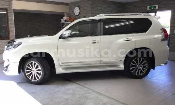 Acheter Occasion Voiture Toyota Land Cruiser Prado Blanc à Beitbridge, Matabeleland South Acheter Occasion Voiture Toyota Land Cruiser Prado Blanc à Beitbridge, Matabeleland South