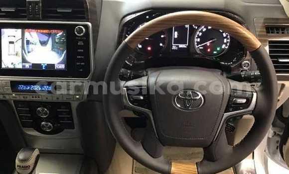 Acheter Occasion Voiture Toyota Land Cruiser Prado Blanc à Beitbridge, Matabeleland South Acheter Occasion Voiture Toyota Land Cruiser Prado Blanc à Beitbridge, Matabeleland South