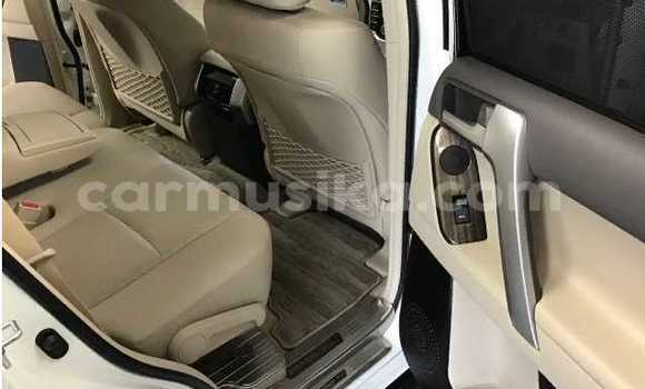 Acheter Occasion Voiture Toyota Land Cruiser Prado Blanc à Beitbridge, Matabeleland South Acheter Occasion Voiture Toyota Land Cruiser Prado Blanc à Beitbridge, Matabeleland South