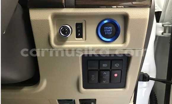 Acheter Occasion Voiture Toyota Land Cruiser Prado Blanc à Beitbridge, Matabeleland South Acheter Occasion Voiture Toyota Land Cruiser Prado Blanc à Beitbridge, Matabeleland South