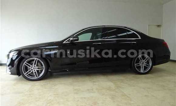 Acheter Occasion Voiture Mercedes-Benz E200 Noir à Beitbridge, Matabeleland South Acheter Occasion Voiture Mercedes-Benz E200 Noir à Beitbridge, Matabeleland South