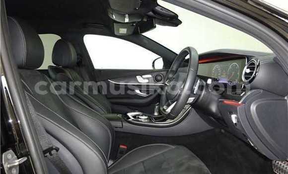 Acheter Occasion Voiture Mercedes-Benz E200 Noir à Beitbridge, Matabeleland South Acheter Occasion Voiture Mercedes-Benz E200 Noir à Beitbridge, Matabeleland South