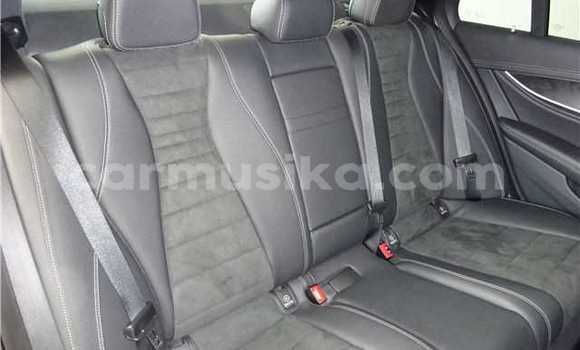 Acheter Occasion Voiture Mercedes-Benz E200 Noir à Beitbridge, Matabeleland South Acheter Occasion Voiture Mercedes-Benz E200 Noir à Beitbridge, Matabeleland South