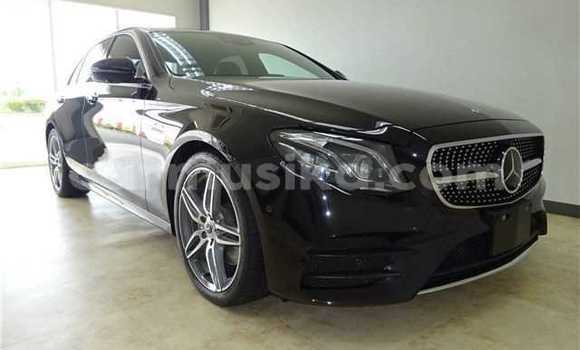 Acheter Occasion Voiture Mercedes-Benz E200 Noir à Beitbridge, Matabeleland South Acheter Occasion Voiture Mercedes-Benz E200 Noir à Beitbridge, Matabeleland South