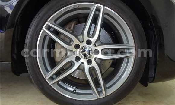 Acheter Occasion Voiture Mercedes-Benz E200 Noir à Beitbridge, Matabeleland South Acheter Occasion Voiture Mercedes-Benz E200 Noir à Beitbridge, Matabeleland South