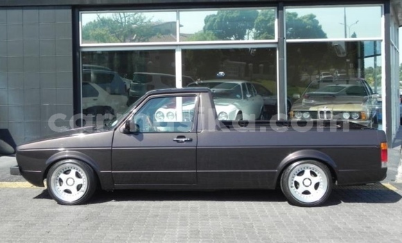 Nunua Ilio tumika Volkswagen Golf Nyeusi Gari ndani ya Beitbridge nchini Matabeleland Kusini Nunua Ilio tumika Volkswagen Golf Nyeusi Gari ndani ya Beitbridge nchini Matabeleland Kusini