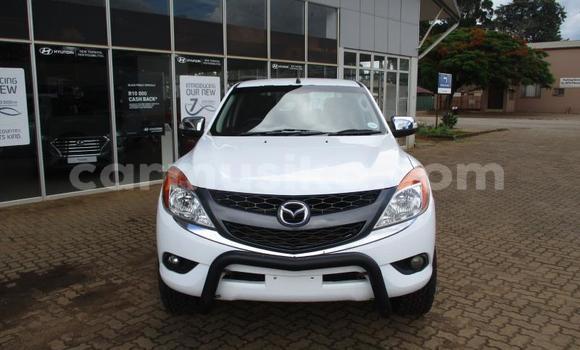 Acheter Occasion Voiture Mazda BT-50 Blanc à Beitbridge, Matabeleland South Acheter Occasion Voiture Mazda BT-50 Blanc à Beitbridge, Matabeleland South