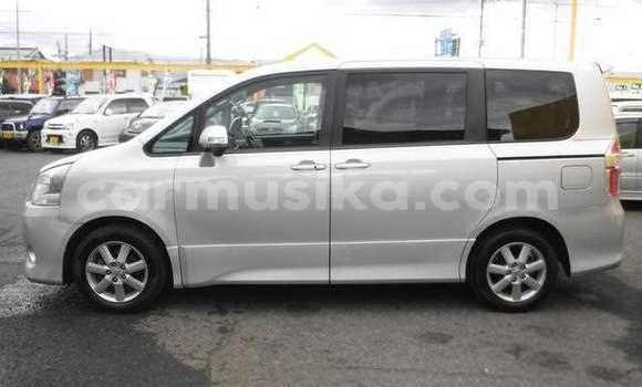 Buy Used Toyota Noah Silver Car in Beitbridge in Matabeleland South Buy Used Toyota Noah Silver Car in Beitbridge in Matabeleland South