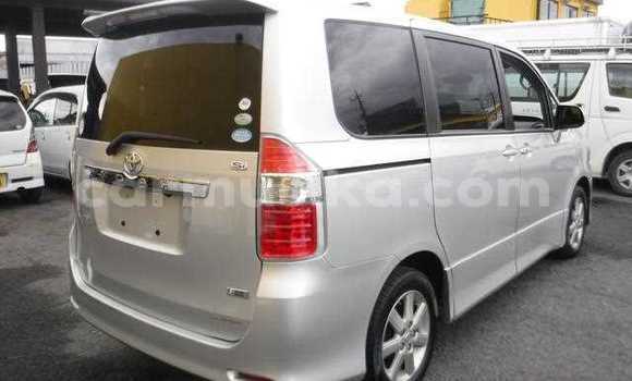 Buy Used Toyota Noah Silver Car in Beitbridge in Matabeleland South Buy Used Toyota Noah Silver Car in Beitbridge in Matabeleland South
