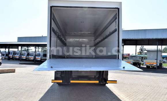Acheter Occasion Utilitaire Isuzu Elf Blanc à Hwange, Matabeleland Nord Acheter Occasion Utilitaire Isuzu Elf Blanc à Hwange, Matabeleland Nord