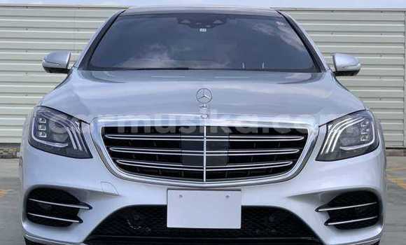 Nunua Ilio tumika Mercedes‒Benz S–Class Fedha Gari ndani ya Beitbridge nchini Matabeleland Kusini