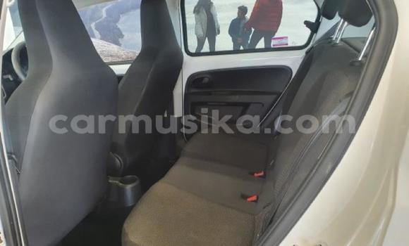 Acheter Occasion Voiture Volkswagen up! Blanc à Beitbridge, Matabeleland South Acheter Occasion Voiture Volkswagen up! Blanc à Beitbridge, Matabeleland South