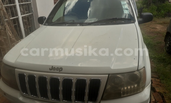 Nunua Ilio tumika Jeep Cherokee Nyeupe Gari ndani ya Harare nchini Harare