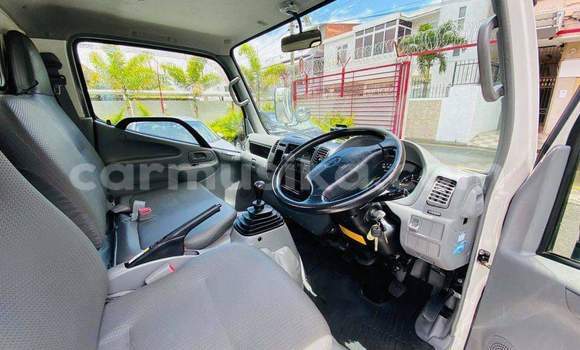 Buy Used Toyota Dyna White Truck in Beitbridge in Matabeleland South Buy Used Toyota Dyna White Truck in Beitbridge in Matabeleland South