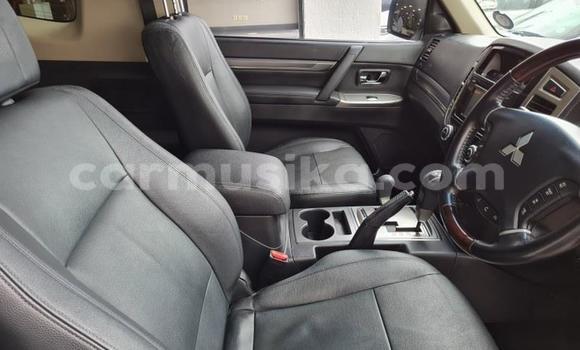 Acheter Occasion Voiture Mitsubishi Pajero Blanc à Beitbridge, Matabeleland South Acheter Occasion Voiture Mitsubishi Pajero Blanc à Beitbridge, Matabeleland South