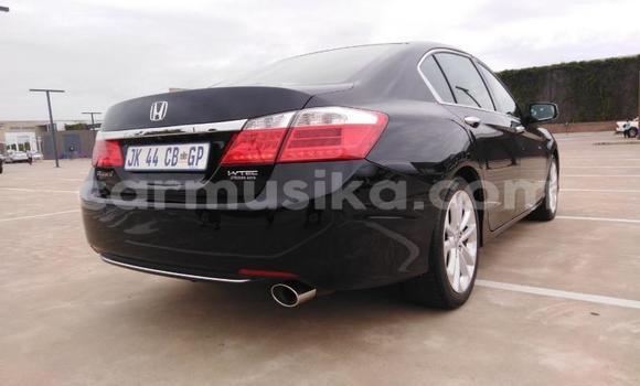 Nunua Ilio tumika Honda Accord Beige Gari ndani ya Beitbridge nchini Matabeleland Kusini Nunua Ilio tumika Honda Accord Beige Gari ndani ya Beitbridge nchini Matabeleland Kusini