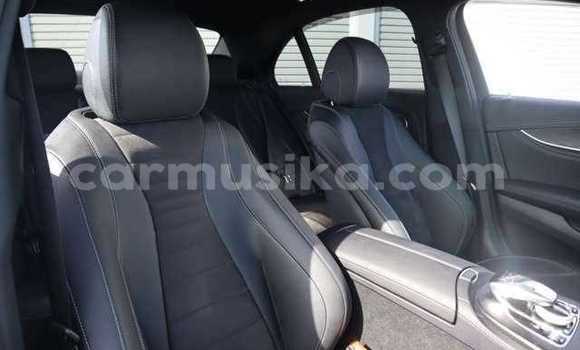 Acheter Occasion Voiture Mercedes‒Benz E–Class Blanc à Beitbridge, Matabeleland South Acheter Occasion Voiture Mercedes‒Benz E–Class Blanc à Beitbridge, Matabeleland South