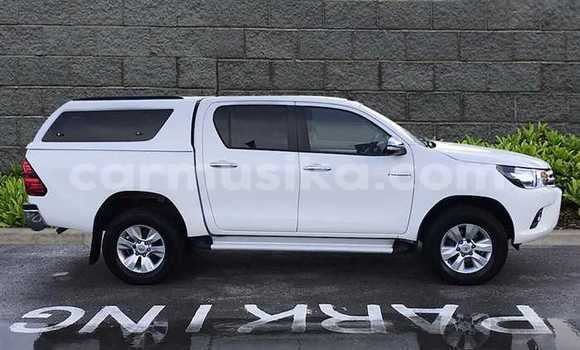 Acheter Occasion Voiture Toyota Hilux Blanc à Beitbridge, Matabeleland South Acheter Occasion Voiture Toyota Hilux Blanc à Beitbridge, Matabeleland South