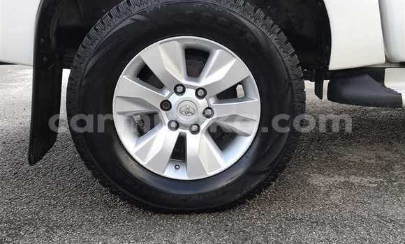 Acheter Occasion Voiture Toyota Hilux Blanc à Beitbridge, Matabeleland South Acheter Occasion Voiture Toyota Hilux Blanc à Beitbridge, Matabeleland South