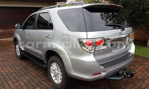Tenga Tsaru Toyota Fortuner Sirivha Mota in Beitbridge in Matabeleland South Tenga Tsaru Toyota Fortuner Sirivha Mota in Beitbridge in Matabeleland South