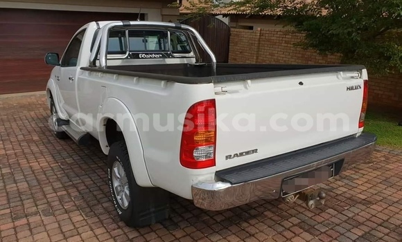 Buy Used Toyota Hilux White Car in Harare in Harare Buy Used Toyota Hilux White Car in Harare in Harare