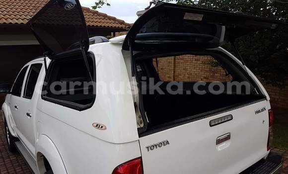 Buy Used Toyota Hilux White Car in Harare in Harare Buy Used Toyota Hilux White Car in Harare in Harare