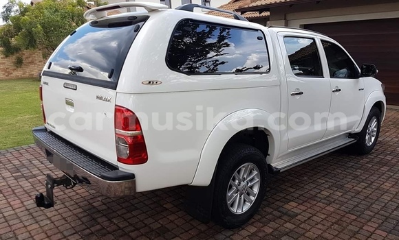 Buy Used Toyota Hilux White Car in Harare in Harare Buy Used Toyota Hilux White Car in Harare in Harare