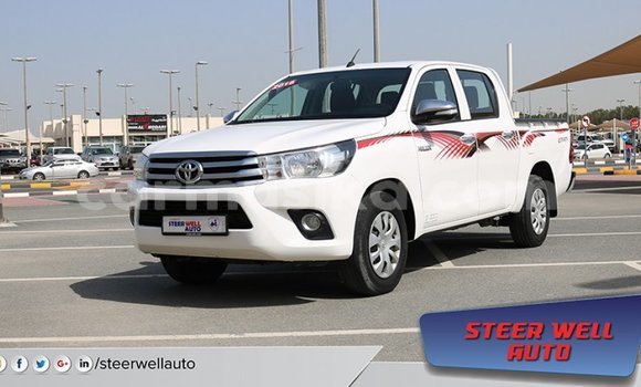 Acheter Import Voiture Toyota Hilux Blanc à Import - Dubai, Harare Acheter Import Voiture Toyota Hilux Blanc à Import - Dubai, Harare