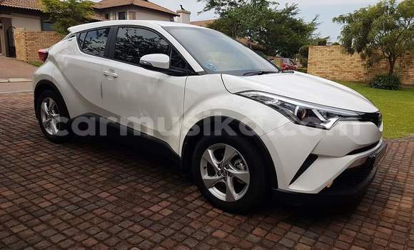 Nunua Ilio tumika Toyota C-HR Nyeupe Gari ndani ya Beitbridge nchini Matabeleland Kusini