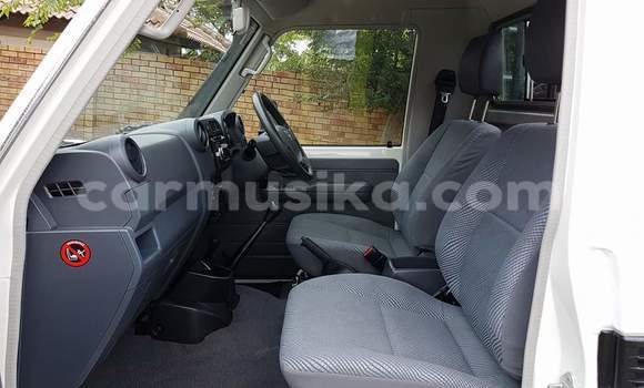 Buy Used Toyota Land Cruiser White Car in Harare in Harare Buy Used Toyota Land Cruiser White Car in Harare in Harare