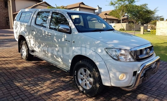 Acheter Occasion Voiture Toyota Hilux Blanc à Beitbridge, Matabeleland South