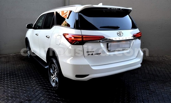 Tenga Tsaru Toyota Fortuner Chena Mota in Beitbridge in Matabeleland South Tenga Tsaru Toyota Fortuner Chena Mota in Beitbridge in Matabeleland South